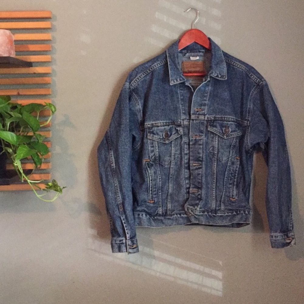 LEVI’S Vintage Denim Oversized Trucker Jacket